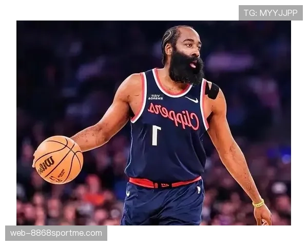 比尔利用突破创造投篮空间，关键时刻得分效率优于哈登